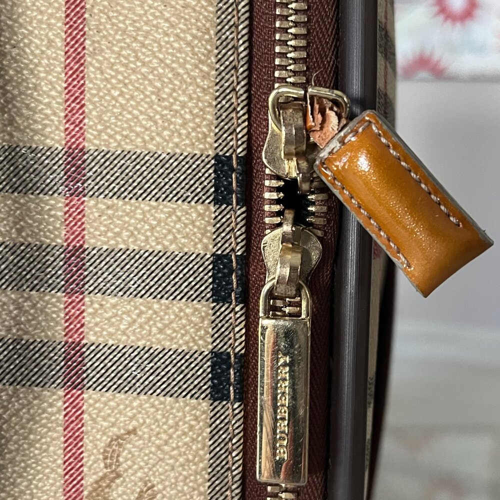 Burberry Haymarket Check Vintage Suitcase - Picture 7 of 13